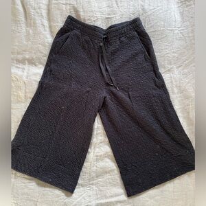 Beautiful Lululemon pants size 14